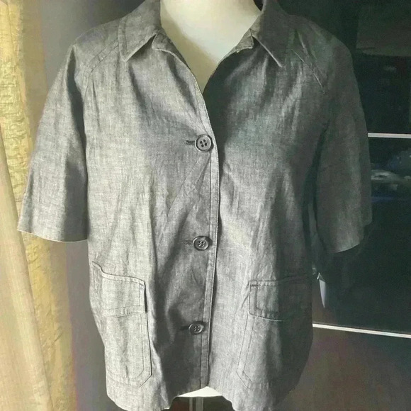 🔥2/30$😍Liz Claiborne  vest. Fall season start - Picture 1 of 3